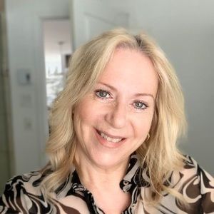Meet your Posher, Claire